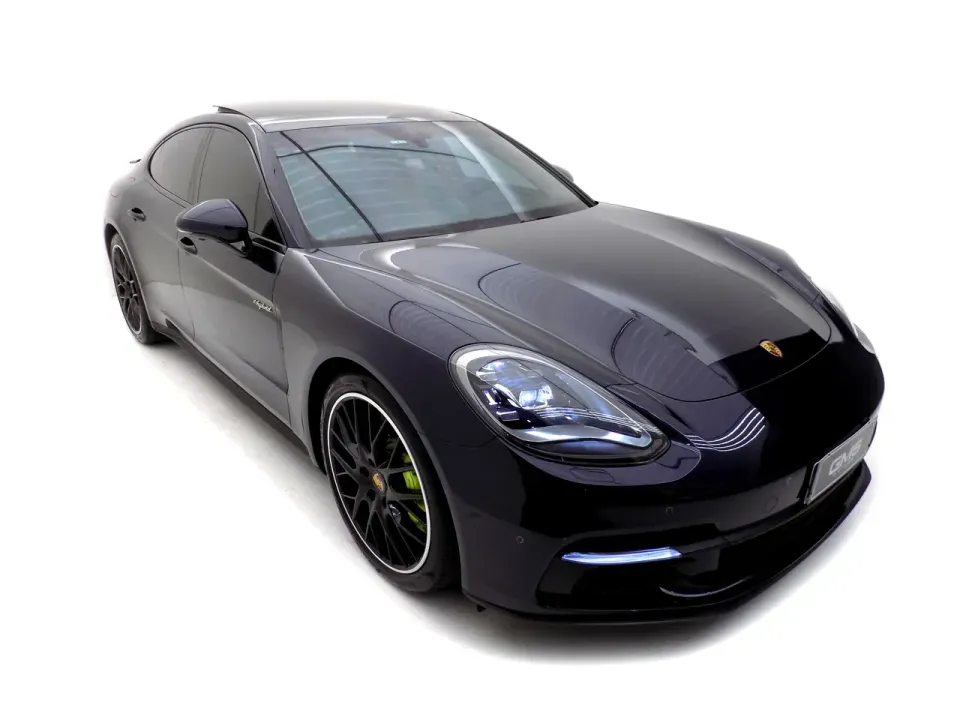 Foto de um porsche panamera 4 e-hybrid