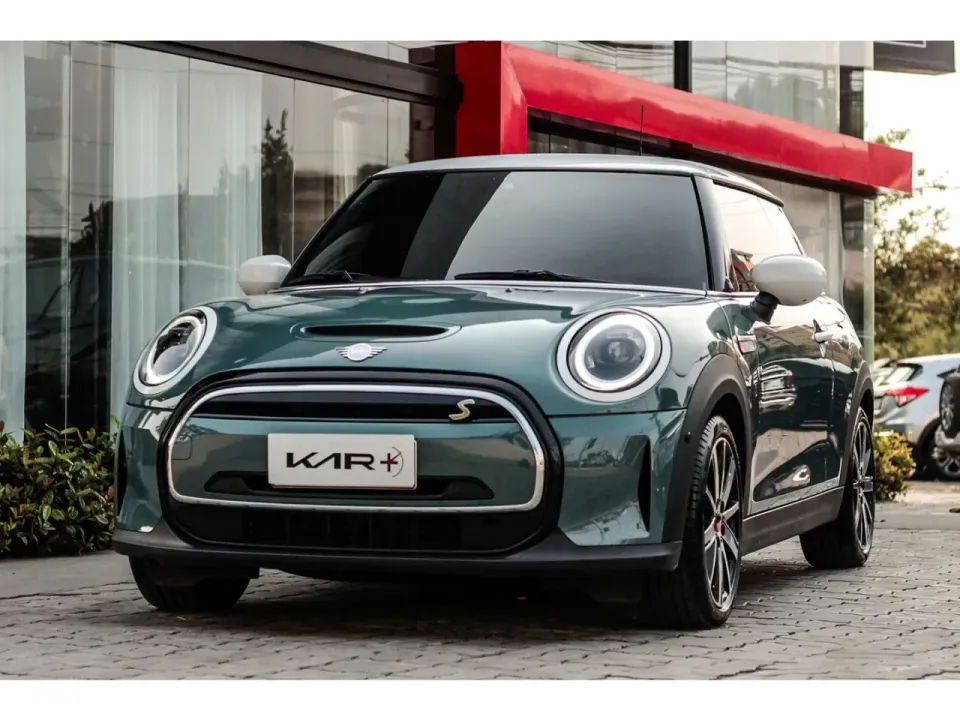 Foto de um mini cooper se