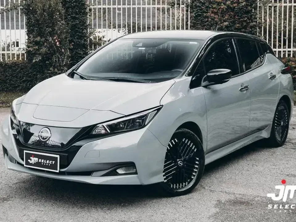 Foto de um nissan leaf