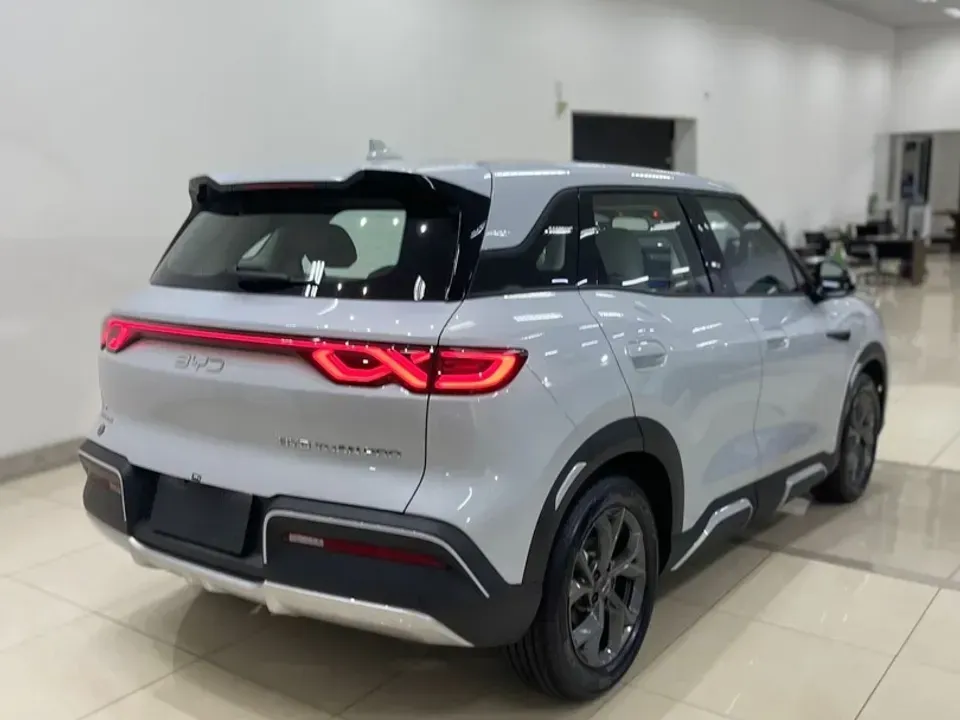 Foto de um byd yuan plus