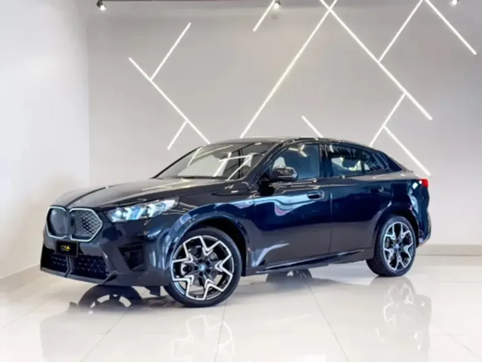 Foto de um bmw ix2