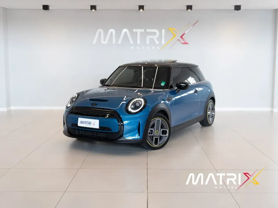 Foto de um mini cooper se