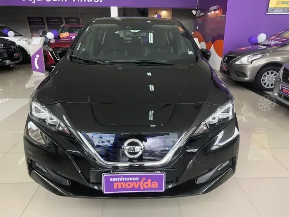 Foto de um nissan leaf