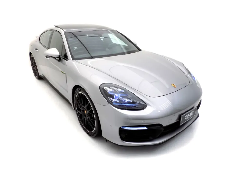 Foto de um porsche panamera 4 e-hybrid
