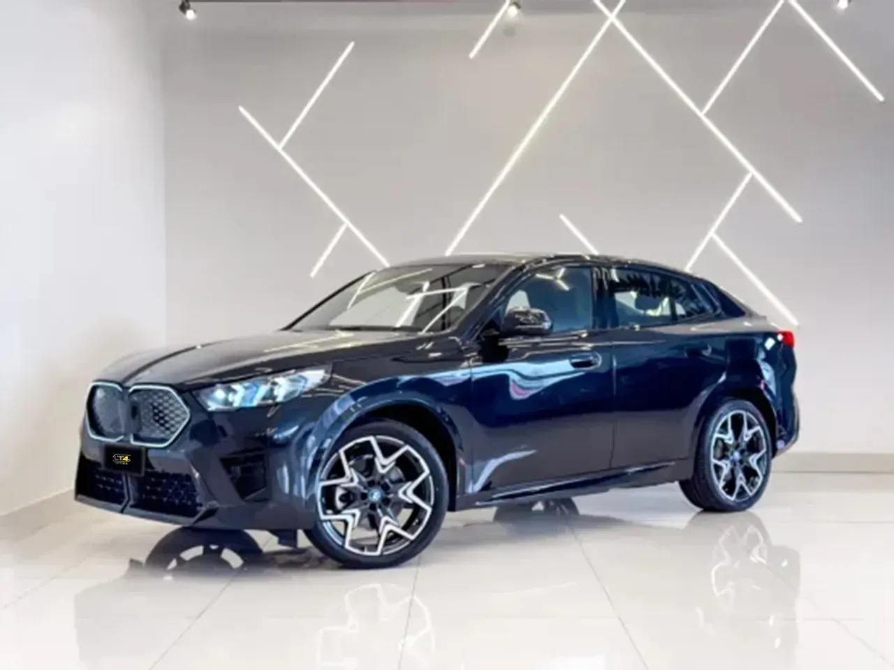 BMW IX2