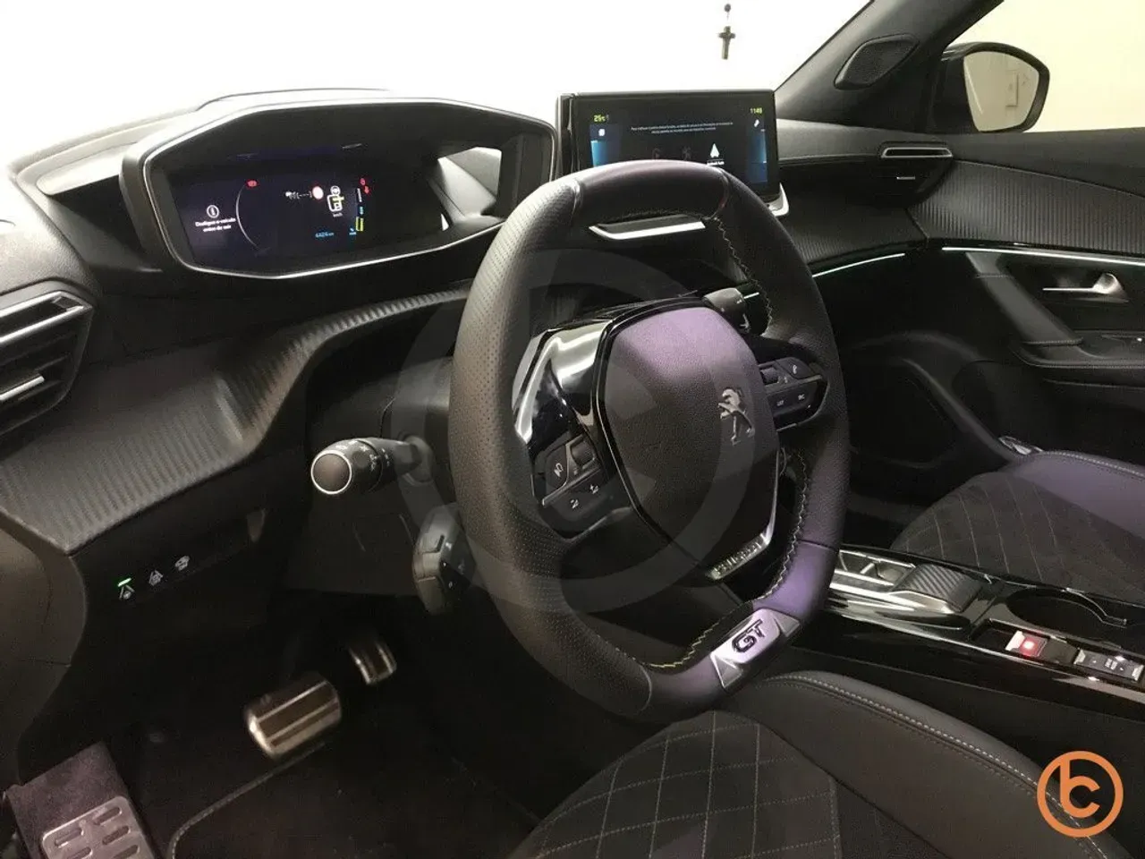 Peugeot E-2008
