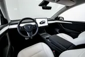 Tesla Model Y - Miniatura 12