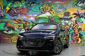 Audi E-tron - Miniatura 1
