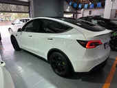 Tesla Model Y - Miniatura 16