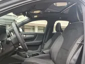 Volvo XC40 Recharge - Miniatura 8