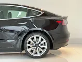 Tesla Model 3 - Miniatura 8