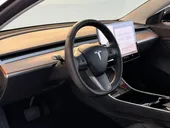 Tesla Model 3 - Miniatura 12