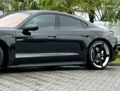 Porsche Taycan - Miniatura 3
