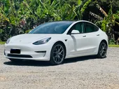 Tesla Model 3 - Miniatura 2