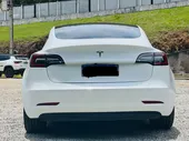 Tesla Model 3 - Miniatura 4