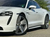 Porsche Taycan - Miniatura 3