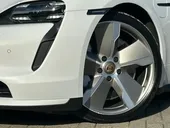 Porsche Taycan - Miniatura 5