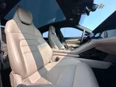 Porsche Taycan - Miniatura 3