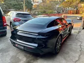 Porsche Taycan - Miniatura 4