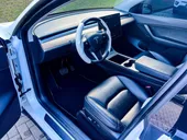 Tesla Model Y - Miniatura 10