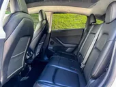 Tesla Model Y - Miniatura 16