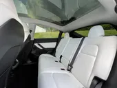 Tesla Model Y - Miniatura 14