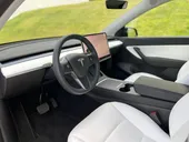 Tesla Model Y - Miniatura 16