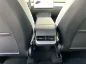 Tesla Model Y - Miniatura 18