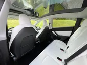 Tesla Model Y - Miniatura 20
