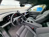 Porsche Taycan - Miniatura 3