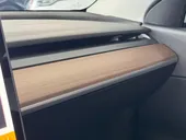 Tesla Model Y - Miniatura 18