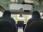 Tesla Model Y - Miniatura 14