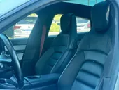Porsche Taycan - Miniatura 19