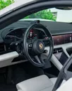 Porsche Taycan - Miniatura 11