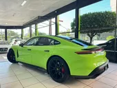 Porsche Taycan - Miniatura 6