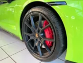 Porsche Taycan - Miniatura 10