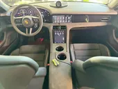 Porsche Taycan - Miniatura 14