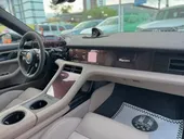 Porsche Taycan - Miniatura 10