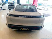 Porsche Taycan - Miniatura 4
