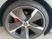 Porsche Taycan - Miniatura 10