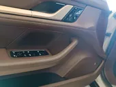 Porsche Taycan - Miniatura 14