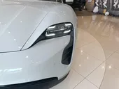 Porsche Taycan - Miniatura 15