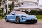 Porsche Taycan - Miniatura 1