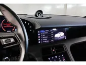 Porsche Taycan - Miniatura 18