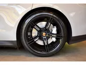 Porsche Taycan - Miniatura 14