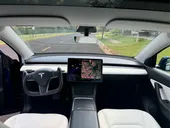 Tesla Model Y - Miniatura 10