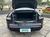 Porsche Taycan - Miniatura 9