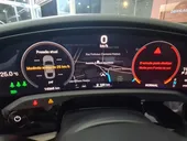 Porsche Taycan - Miniatura 12