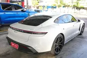 Porsche Taycan - Miniatura 4