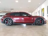 Porsche Taycan - Miniatura 7
